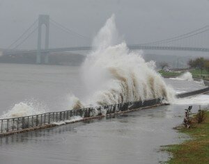 hurricane-sandy-hits-new-york-city-1-300x236