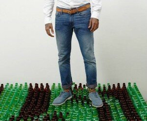 Presentan-una-linea-de-jeans-hecha-con-botellas-de-plastico